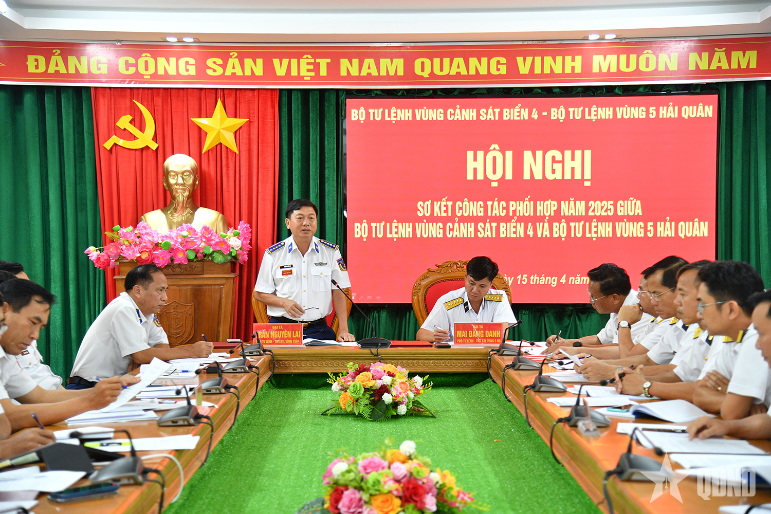 Tăng cường phối hợp giữa Bộ tư lệnh Vùng Cảnh sát biển 4 và Bộ tư lệnh Vùng 5 Hải quân
